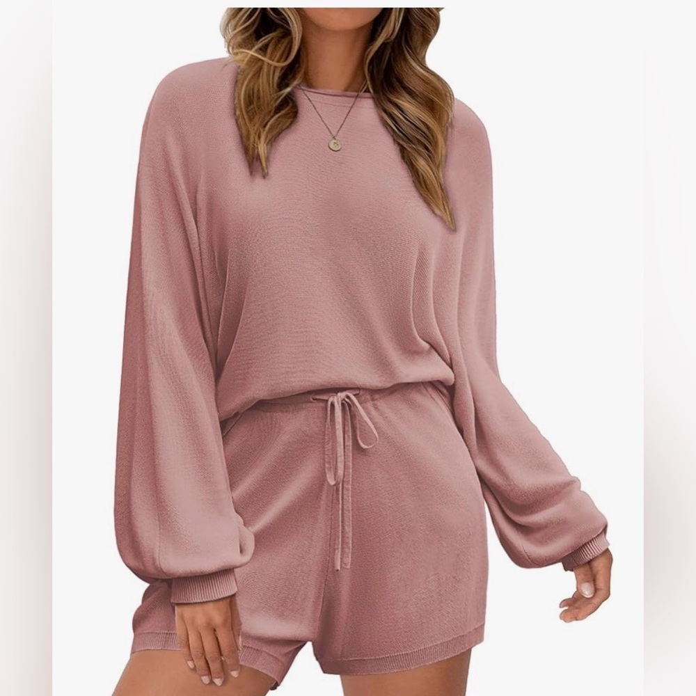 Women's Pink Long Sleeve & Shirts Lounge Wear Set. Size Small